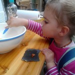 das ist mein Bernstein, die mach ich jetzt mit Zahnbürste und Zahnpasta sauber